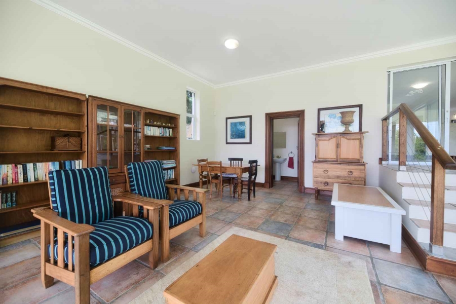 5 Bedroom Property for Sale in Fernkloof Estate Western Cape